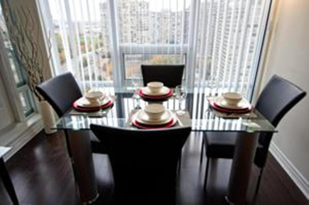 Urban Furnished Suites - ミシサガ エクステリア 写真