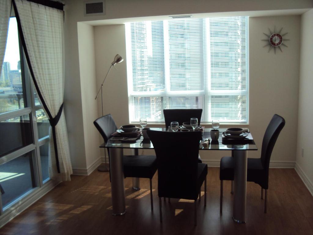 Urban Furnished Suites - ミシサガ エクステリア 写真