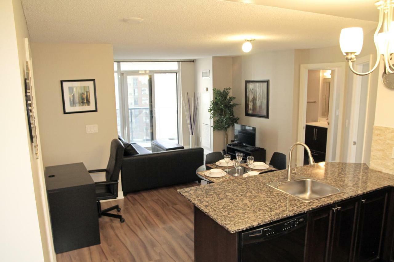 Urban Furnished Suites - ミシサガ エクステリア 写真