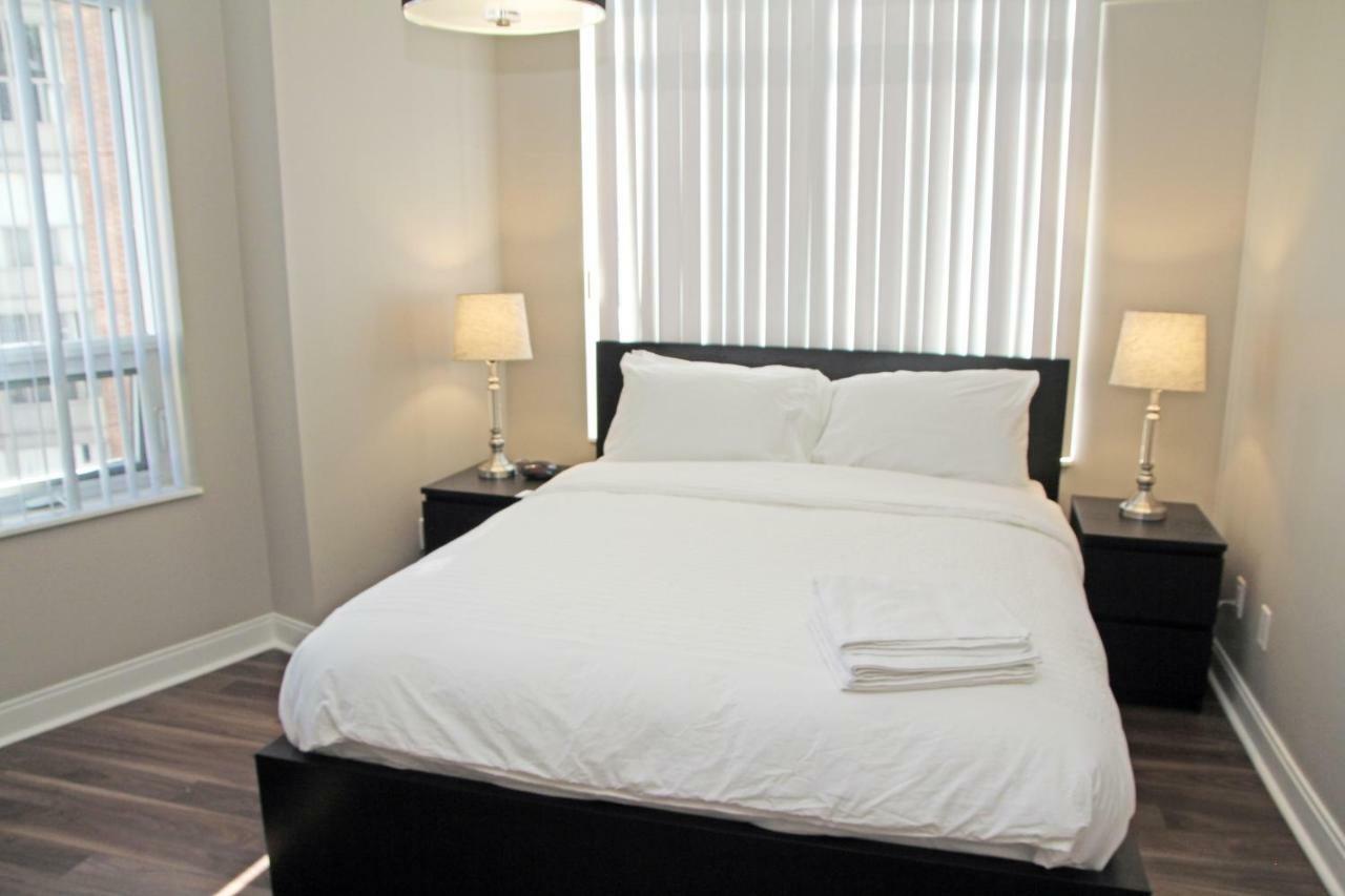 Urban Furnished Suites - ミシサガ エクステリア 写真