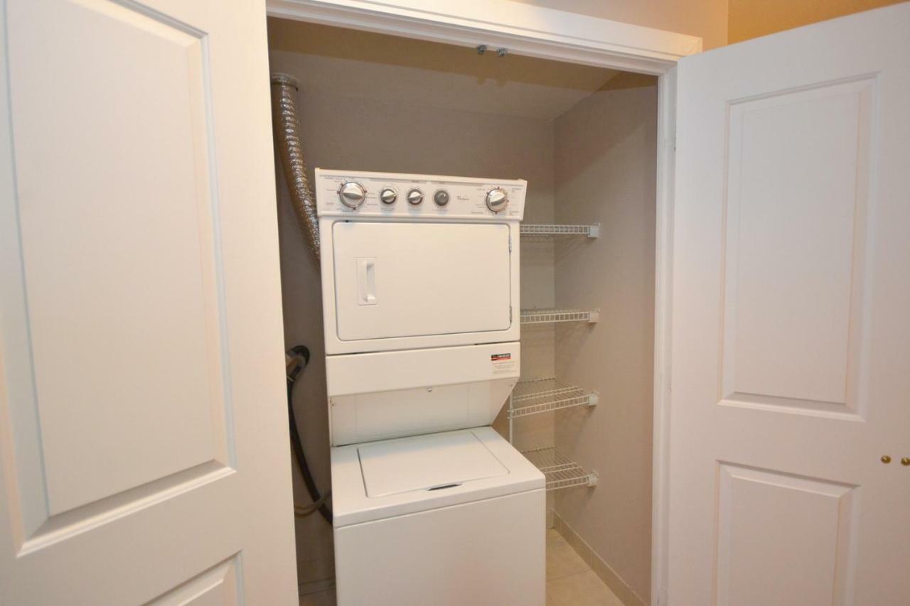 Urban Furnished Suites - ミシサガ エクステリア 写真