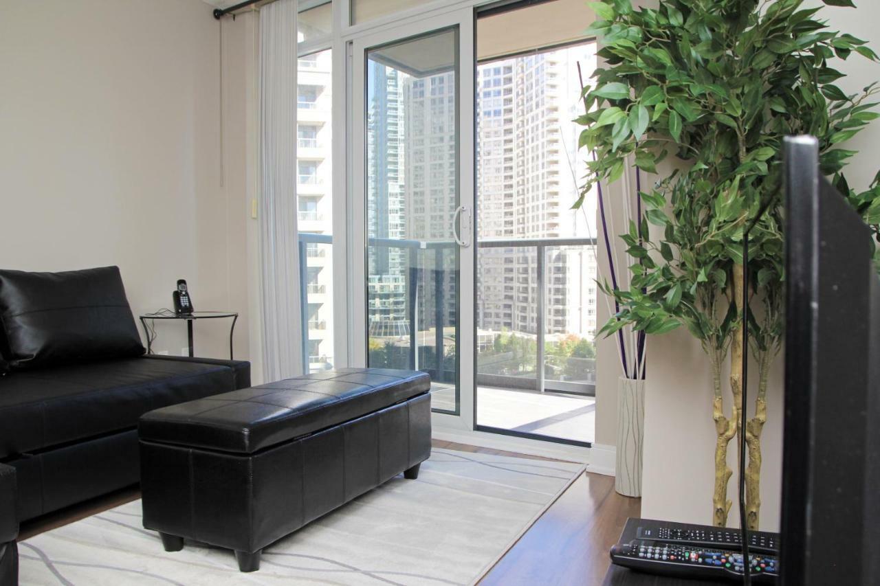 Urban Furnished Suites - ミシサガ エクステリア 写真