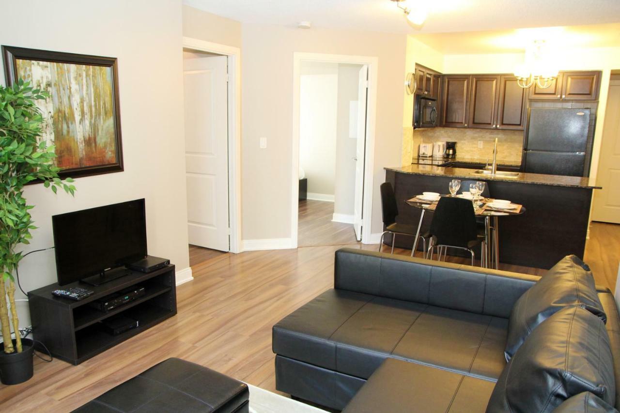 Urban Furnished Suites - ミシサガ エクステリア 写真