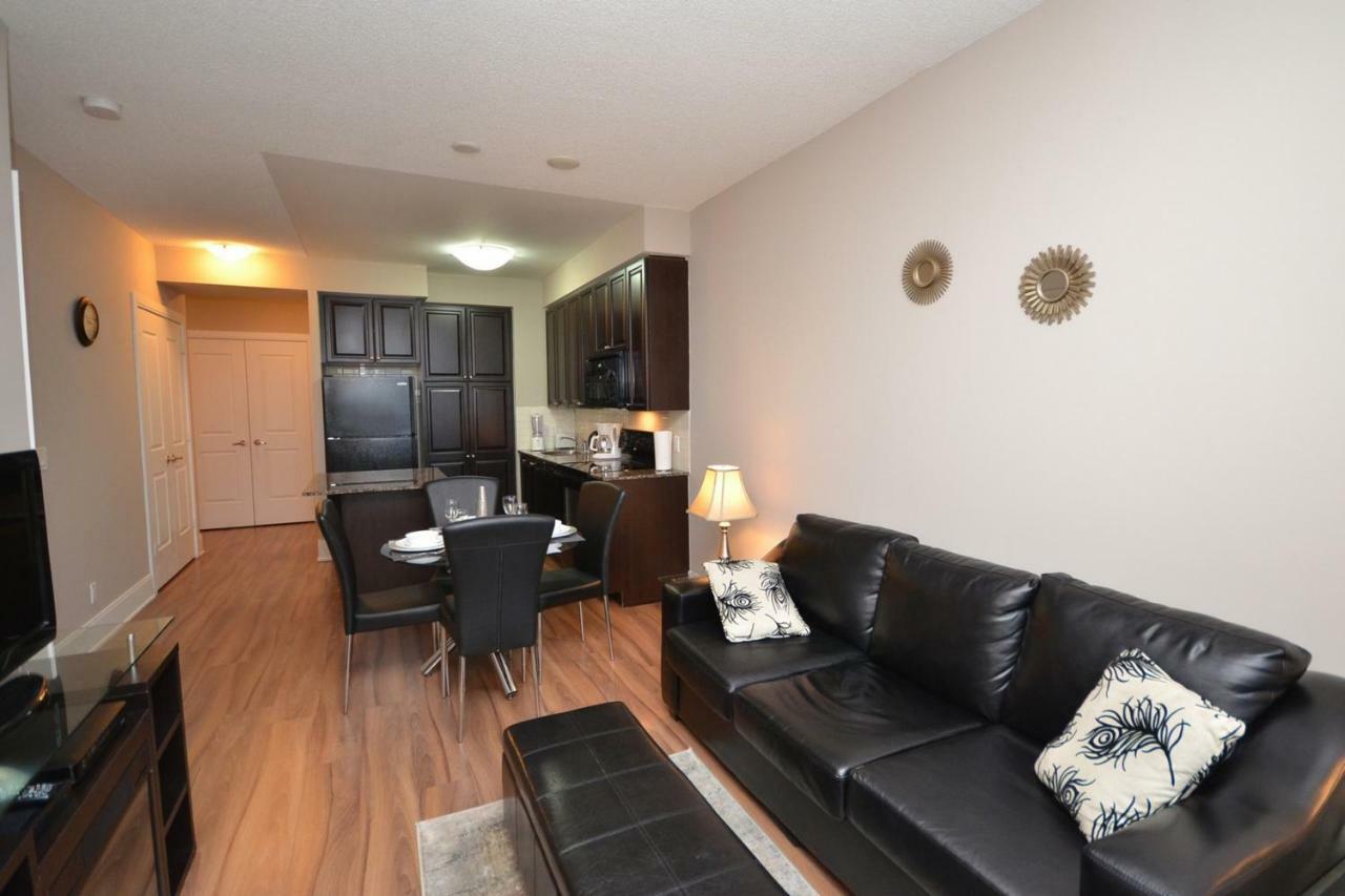 Urban Furnished Suites - ミシサガ エクステリア 写真