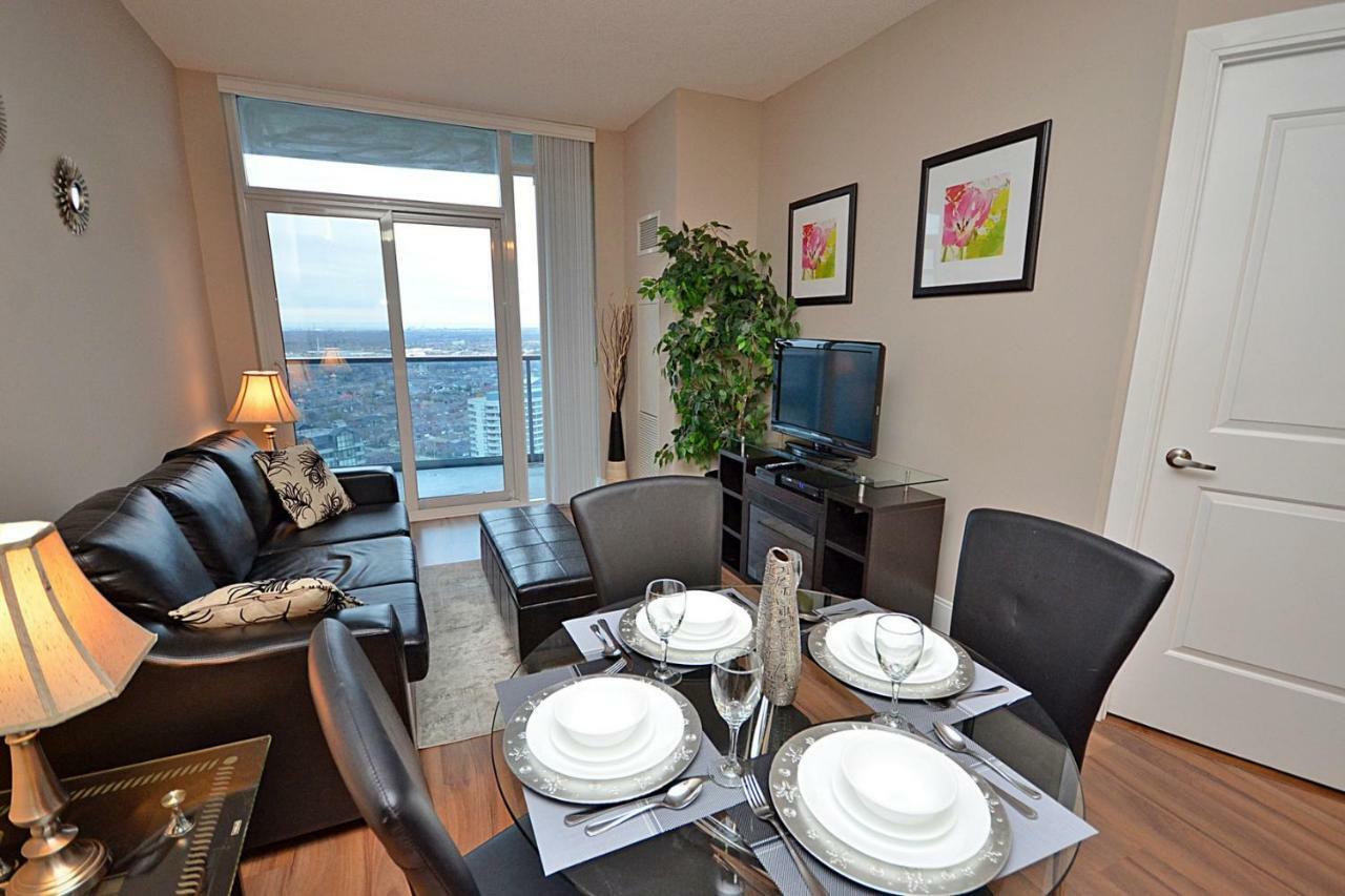 Urban Furnished Suites - ミシサガ エクステリア 写真