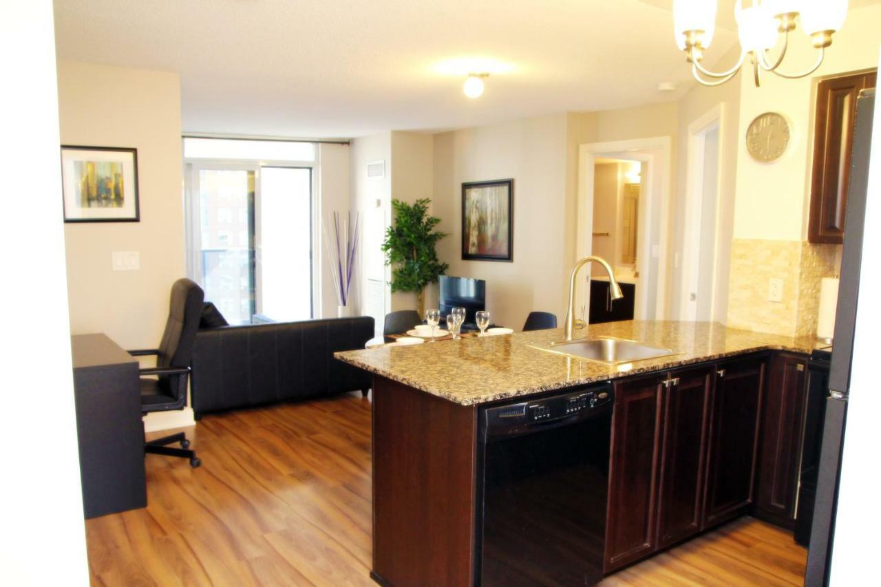 Urban Furnished Suites - ミシサガ エクステリア 写真
