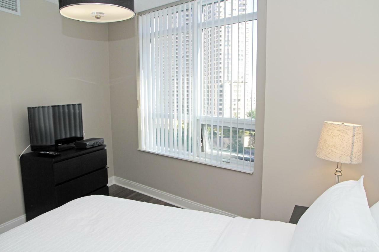 Urban Furnished Suites - ミシサガ エクステリア 写真